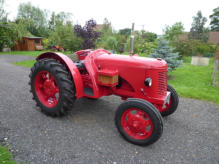 The long production run of Cropmaster tractors saw many new features pioneered by the company and did much to enhance the reputation for reliability and quality enjoyed by the David Brown tractor.