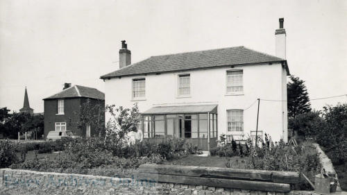The Farmhouse and cottage are situated on the other side of the road to what used to be the ‘George and Dragon’ Public House and its adjacent General Store.
