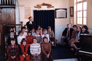 Youth Choir with Minister ‘Paddy’ Hunter 1985